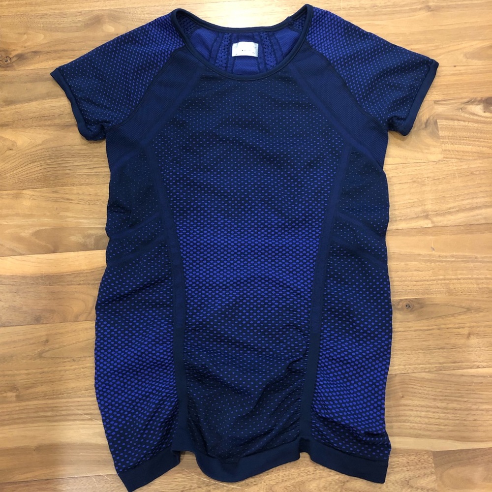 Athleta shirt